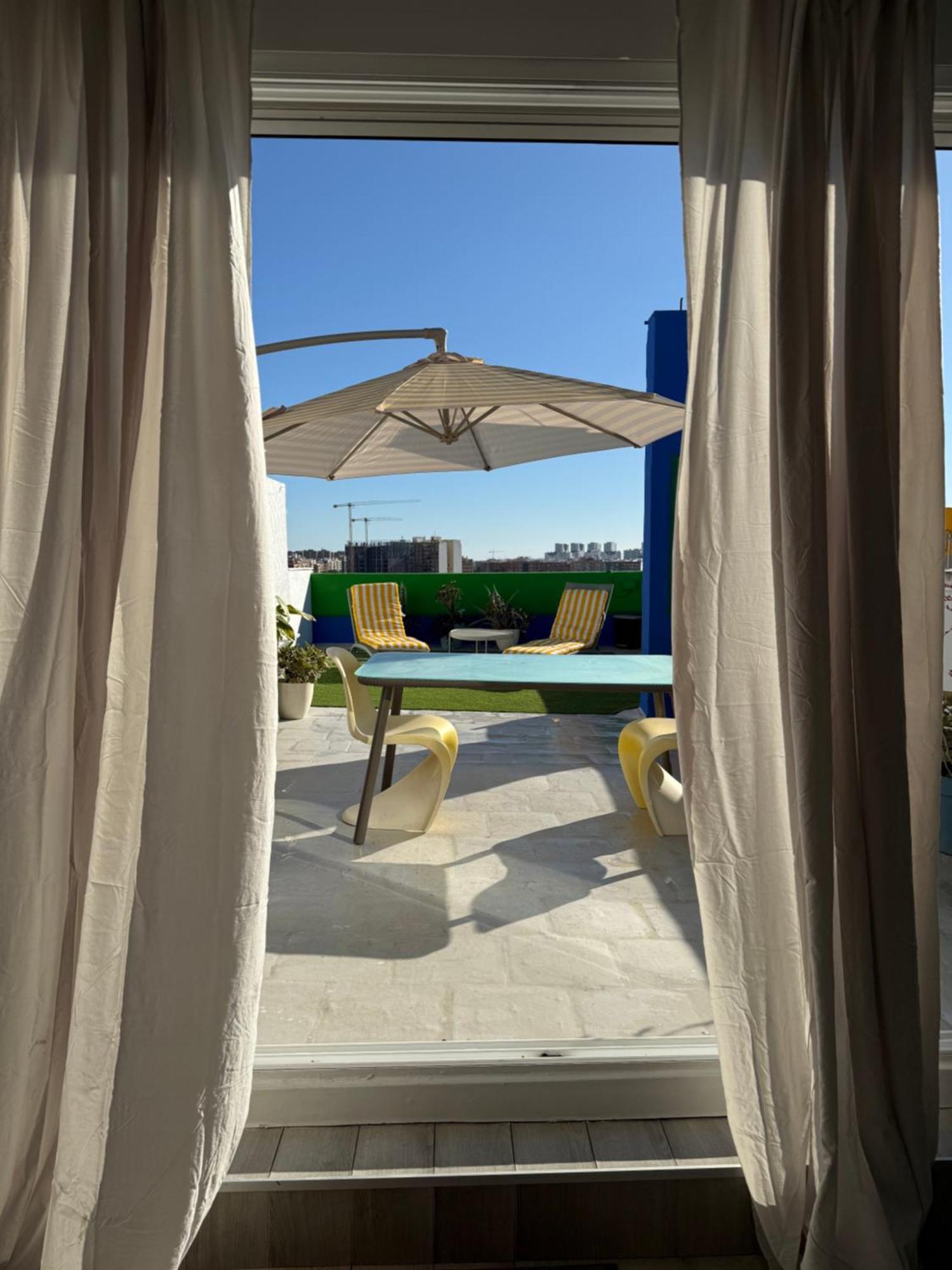Petite Penthouse With The Sunniest Terrace In Valencia Valência Exterior foto